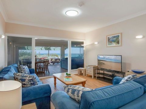 Antonio's Paradise - Spectacular Views Over Warrain Beach - Tourism Gold Coast 2