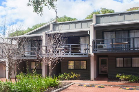 Apartment 115 - Located On The Main Street - Tourism Gold Coast 2