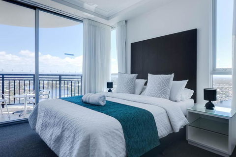 Apartment With Ocean Views - Tourism Gold Coast 2