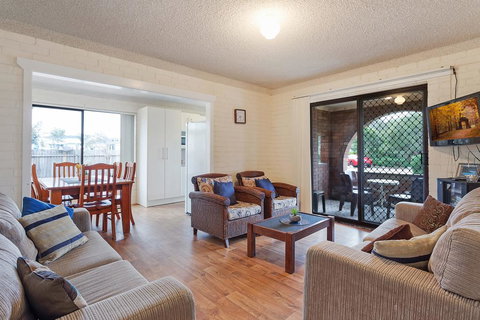 Apollo Unit 20 - Gold Coast 0