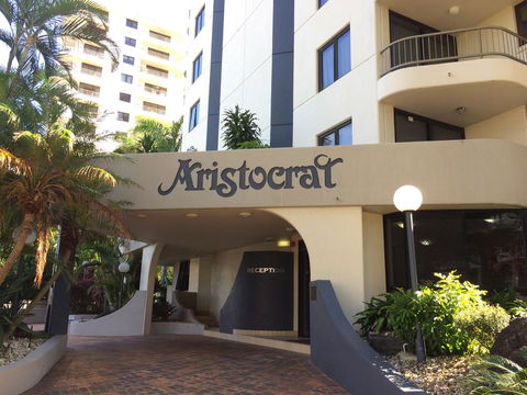Aristocrat Apartments - Tourism Gold Coast 2
