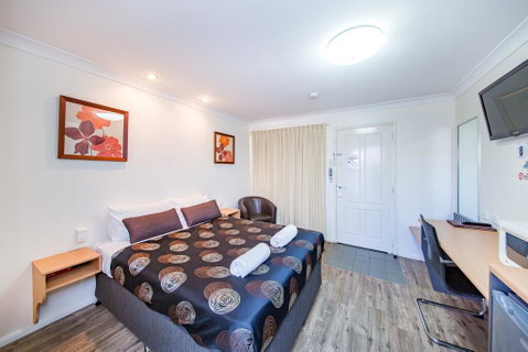 Ascot Lodge Motor Inn - Tourism Gold Coast 3