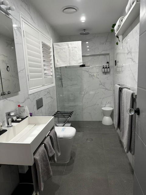 Luxury Boutique Self-Contained Private Granny Flat - Tourism Gold Coast 2