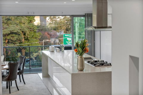 Luxury Retreat Sydney Airport Direct Train Line - Tourism Gold Coast 2