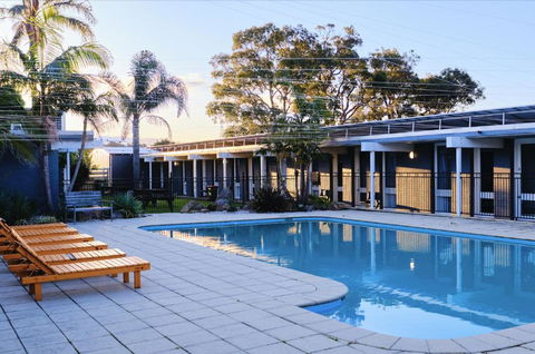 Mallacoota Hotel Motel - Tourism Gold Coast 1