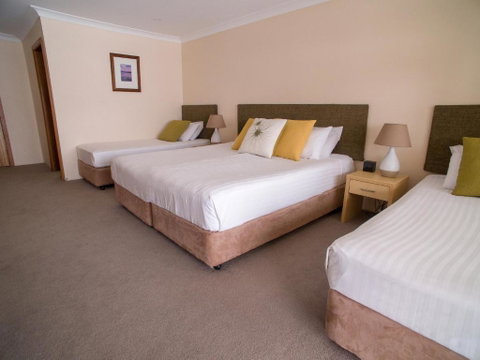 Marritz Hotel - Tourism Gold Coast 3