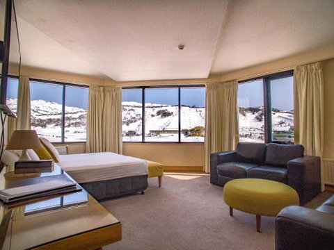 Marritz Hotel - Tourism Gold Coast 1