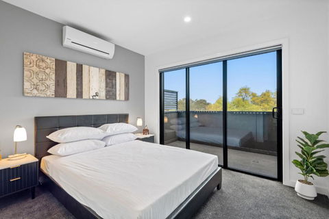 Modern 2-Bed Home In Brunswick With Courtyard - Tourism Gold Coast 1