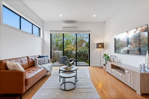 Modern 2-Bed Home In Brunswick With Courtyard - Tourism Gold Coast 0