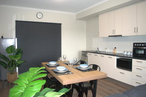Modern Apartment In Roxby Downs - Tourism Gold Coast 3