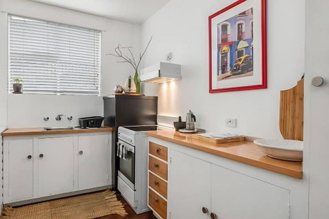 Modern City-Fringe Apartment In New Town - Tourism Gold Coast 3