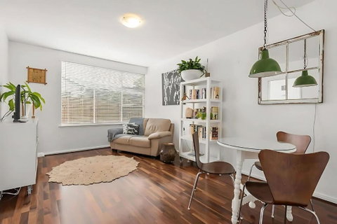 Modern City-Fringe Apartment In New Town - Tourism Gold Coast 2