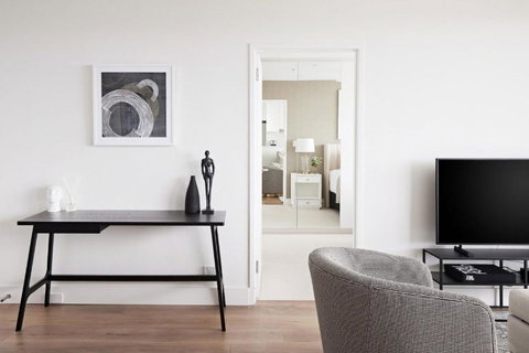 Modern Glamour I90 - Gold Coast 2