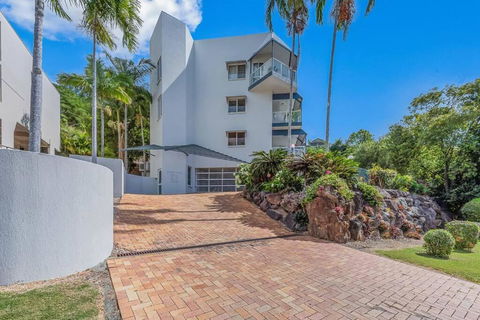 NEW! 2BR Whitsundays Oasis W/ Ocean Views - Tourism Gold Coast 3