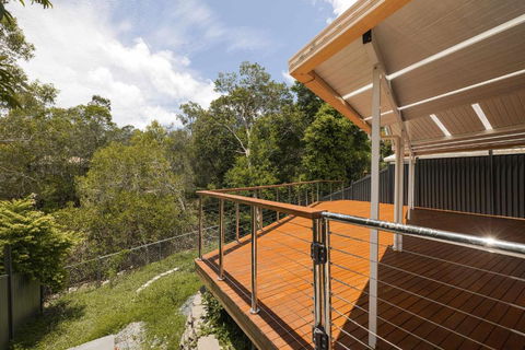 NEW 3BR Serene Creekside Retreat In Helensvale - Tourism Gold Coast 0