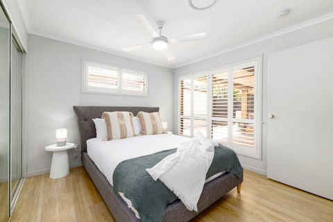 NEW 3BR Serene Creekside Retreat In Helensvale - Tourism Gold Coast 1