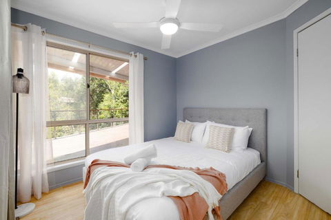 NEW 3BR Serene Creekside Retreat In Helensvale - Tourism Gold Coast 2