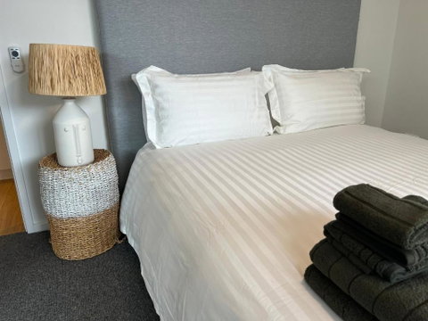 NEW BOUTIQUE 1bd Apt - Tourism Gold Coast 3