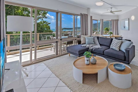 NEW! Gorgeous 2BR Apartment With Stunning Ocean Views! - Tourism Gold Coast 0