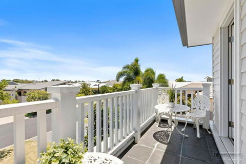 NEW HAVEN - Garden View Balcony - Tourism Gold Coast 0