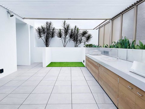 New Modern Apartment Next To Westfield Chermside - Tourism Gold Coast 1