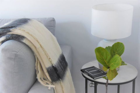 New Spacious 1 Bedroom Apartment Rosebery - Tourism Gold Coast 2