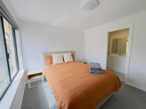 New Unit On Oswald - Tourism Gold Coast 2