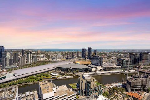 NEW Waterfront Living With Sublime Views 2B1B - Tourism Gold Coast 0