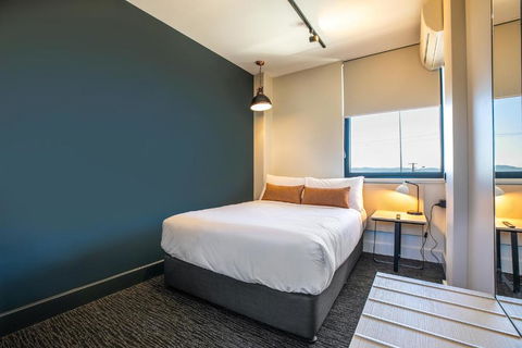 Nightcap At Chardons Corner Hotel - Tourism Gold Coast 3
