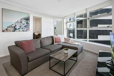 NS504 - Comfort And Convenience In North Sydney - Tourism Gold Coast 2