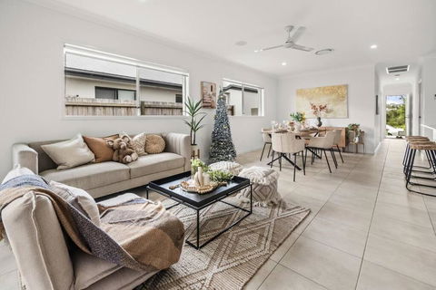 Oasis Retreat In Coomera - Tourism Gold Coast 0