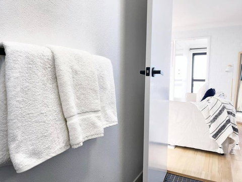 OCEAN MIST - DIRECT BEACHFRONT ON CASEYs BEACH - Tourism Gold Coast 2