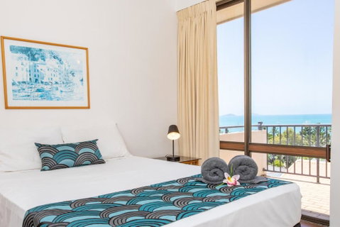 OCEAN VIEWS 10 - Tourism Gold Coast 3