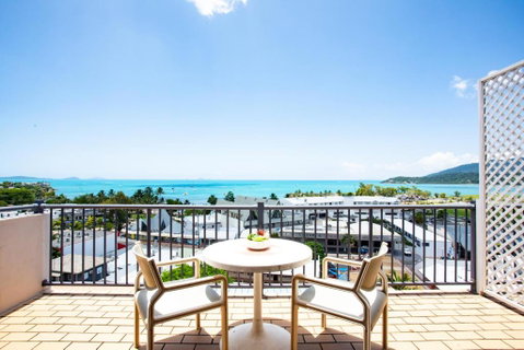 OCEAN VIEWS 10 - Tourism Gold Coast 0