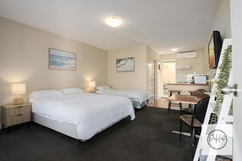 Oceanfront Oasis - Tourism Gold Coast 0