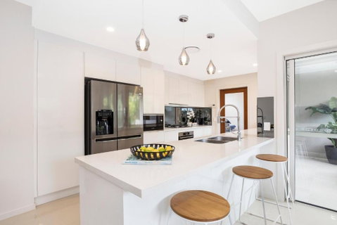 Park Avenue Luxe Townhouse Brand New Sleeps 9 - Tourism Gold Coast 3