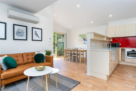 Peaceful 1BR Courtyard Unit In Quiet Dickson - Tourism Gold Coast 2