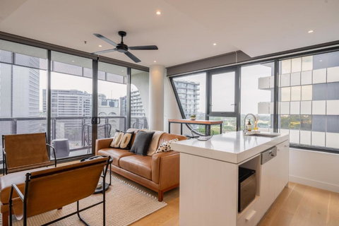 Panoramic View - Albert Park Lake & Shrine Views - Gold Coast 1