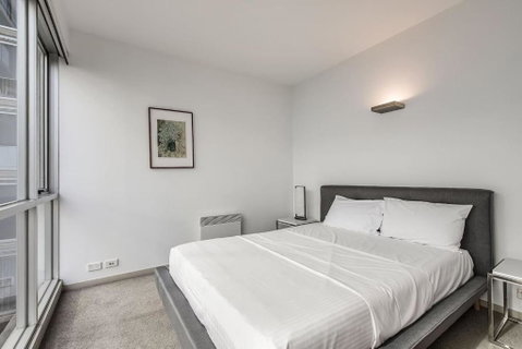 Parade Place - A Central Balcony Stay - Tourism Gold Coast 3