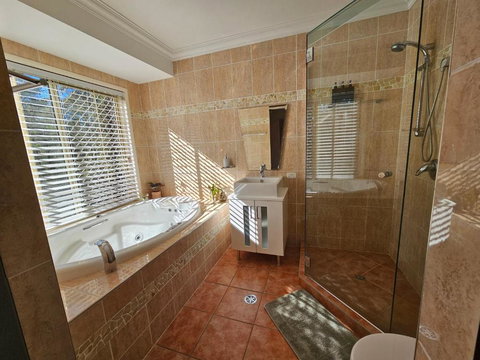 Paradise - Tourism Gold Coast 0