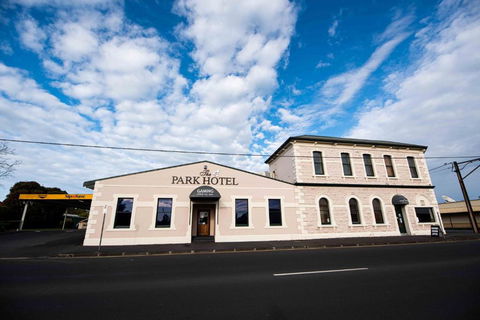 Park Hotel - Tourism Gold Coast 0