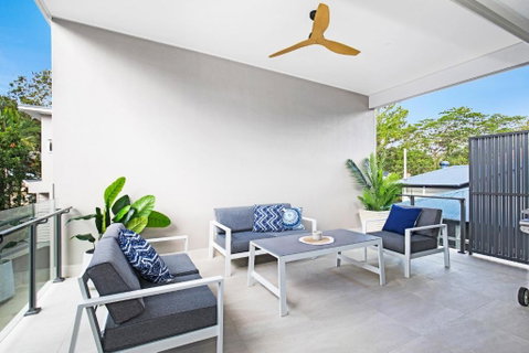 Park Avenue Terrace House Sleeps 9 - Tourism Gold Coast 3