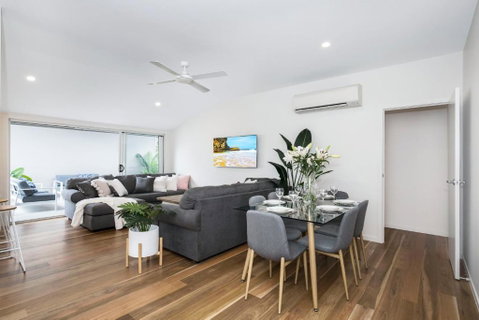 Park Avenue Terrace House Sleeps 9 - Tourism Gold Coast 2