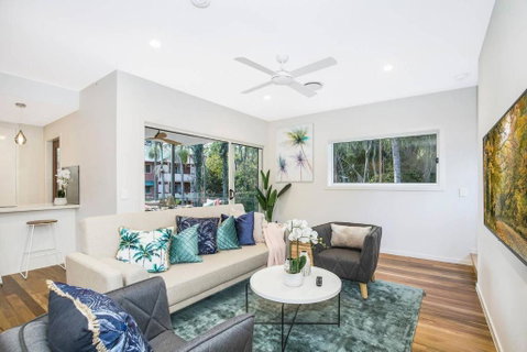 Park Avenue Townhouse Retreat Brisbane Sleeps 10 - Tourism Gold Coast 3