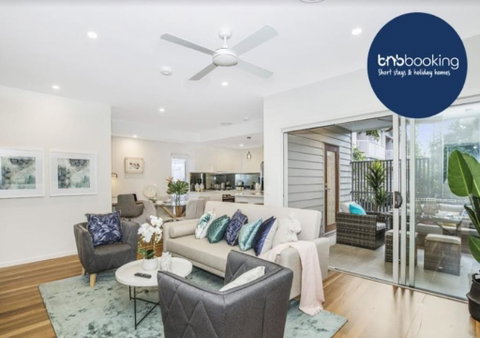 Park Avenue Townhouse Retreat Brisbane Sleeps 10 - Tourism Gold Coast 0