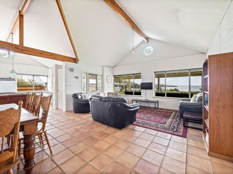 Pelicans View A Riverside Retreat - Gold Coast 2