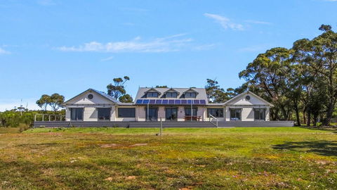 Peninsula At Metung - Access By Boat Only - Tourism Gold Coast 0