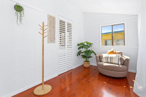 Perfect Cooee Bay Beach Getaway! - Tourism Gold Coast 1