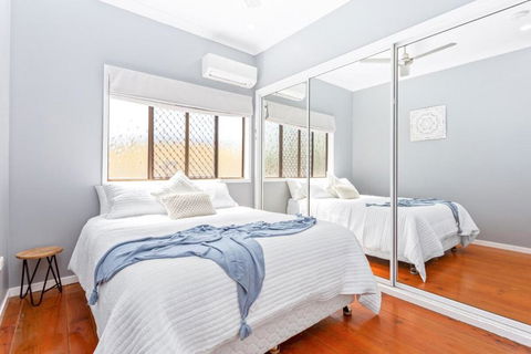 Perfect Cooee Bay Beach Getaway! - Tourism Gold Coast 3