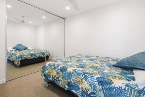 Perfect Haven In Spring Hill 2B1B And Parking - Tourism Gold Coast 3